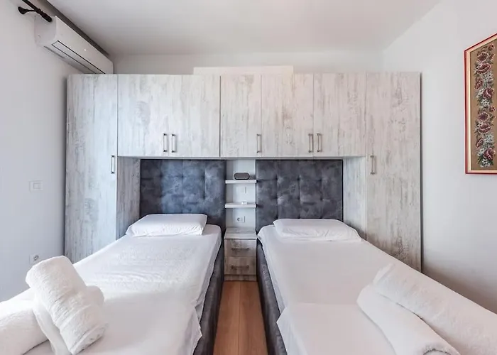 Seaview Luxury By Ps Golem (Tirana)